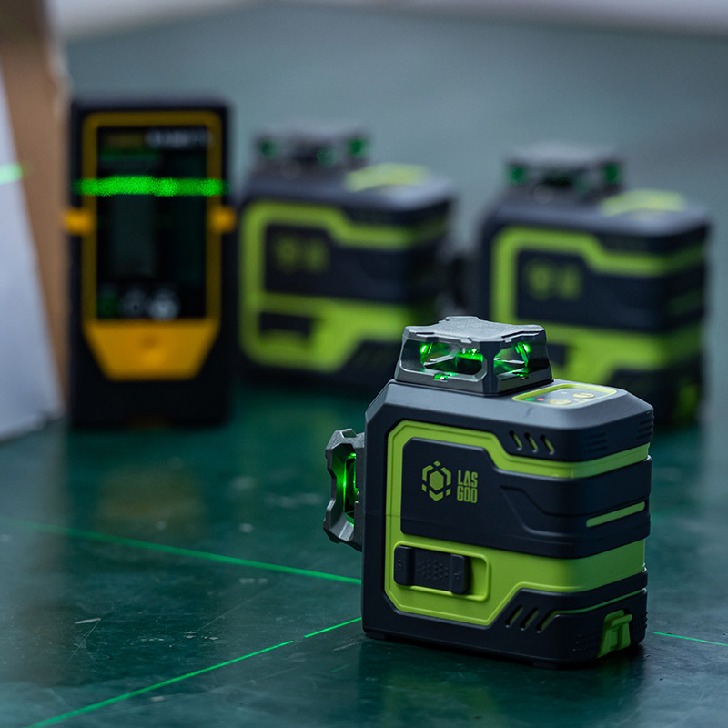 Level laser hijau horizontal dan vertikal